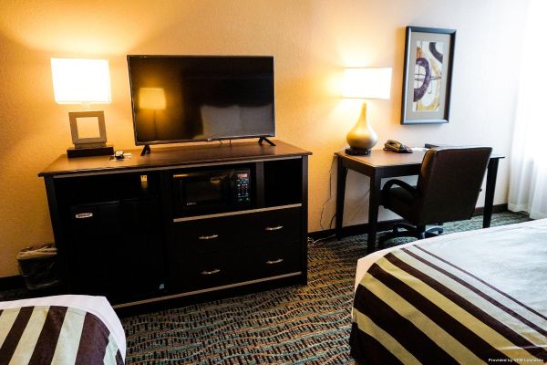 Boarders Inn & Suites and Conference Center (Grand Island)